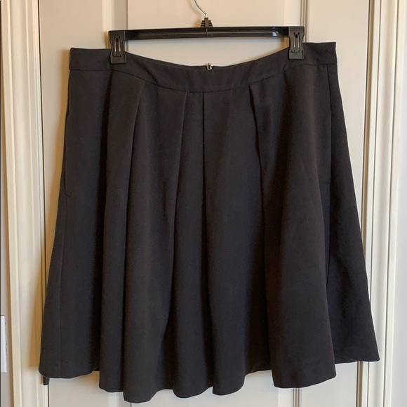 Elvi Dresses & Skirts - Elvi Gray Pleated Skirt POCKETS